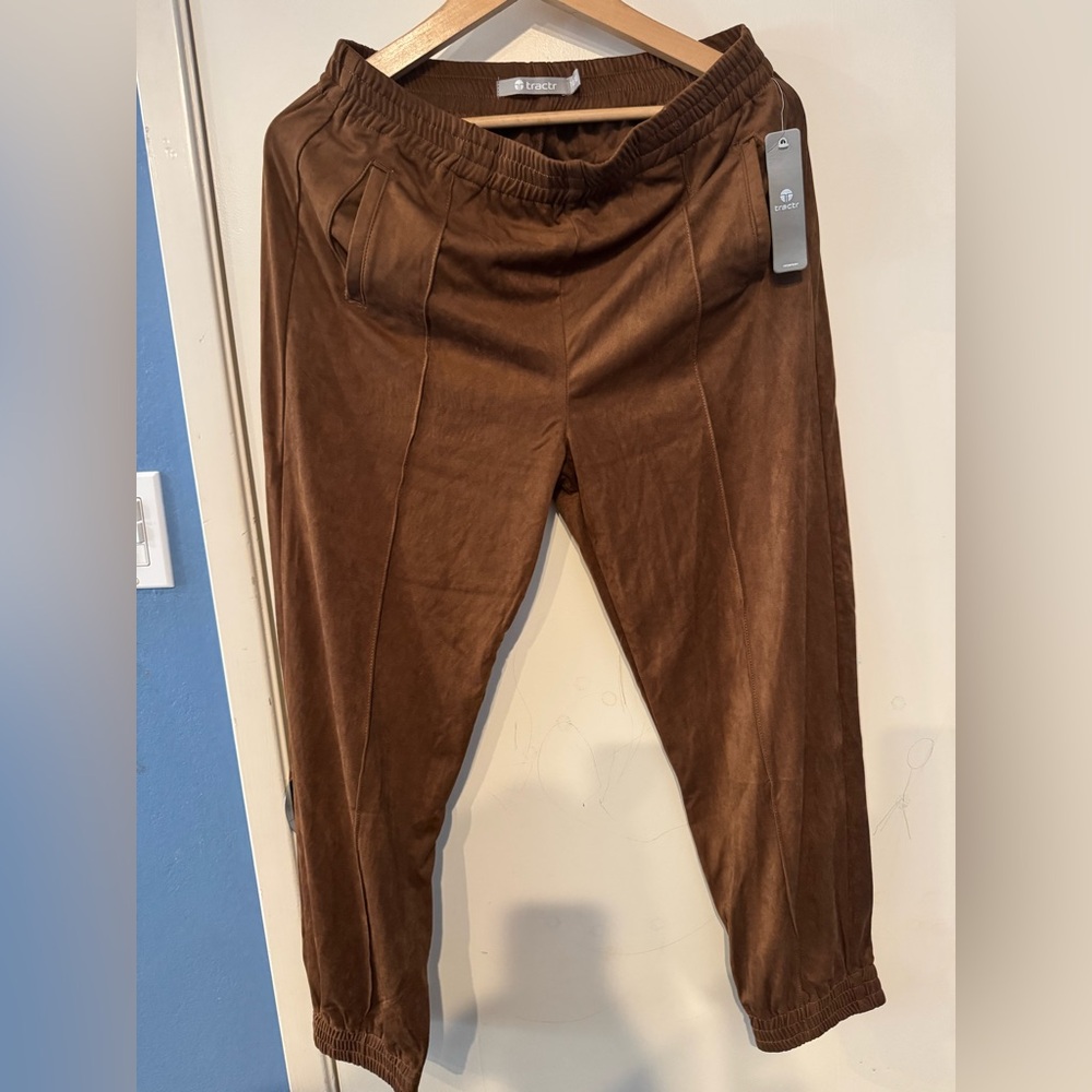 Tractr Women’s Velour Soft Comfort Jogger Pants Brown 10/30 Large NWT